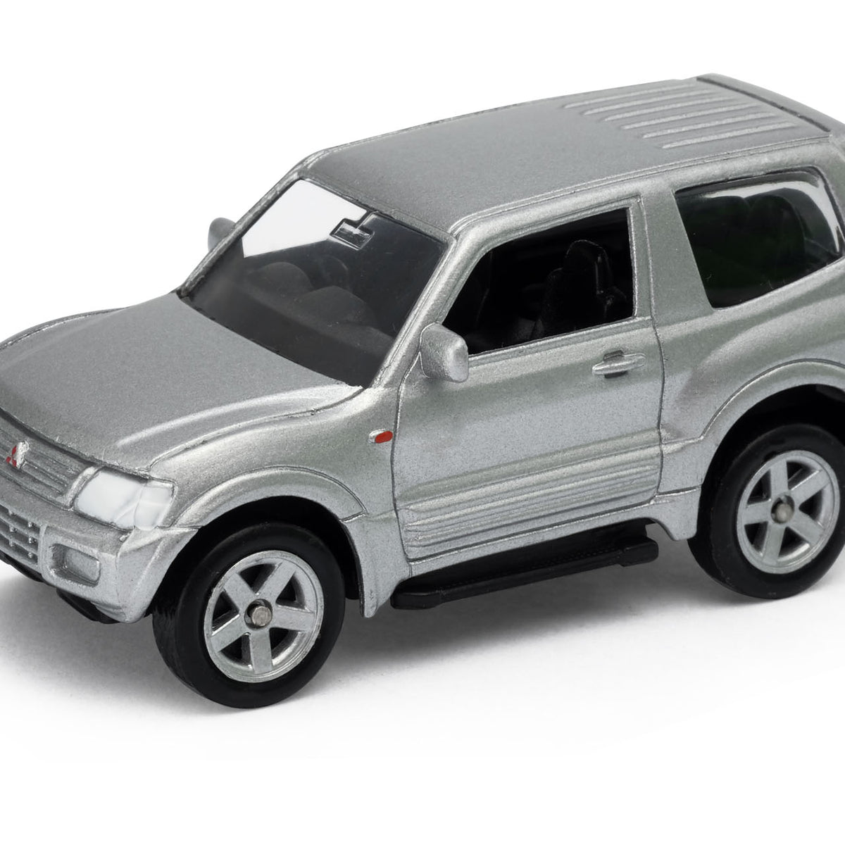 Auto Mitsubishi Montero - Welly Escala 1:60