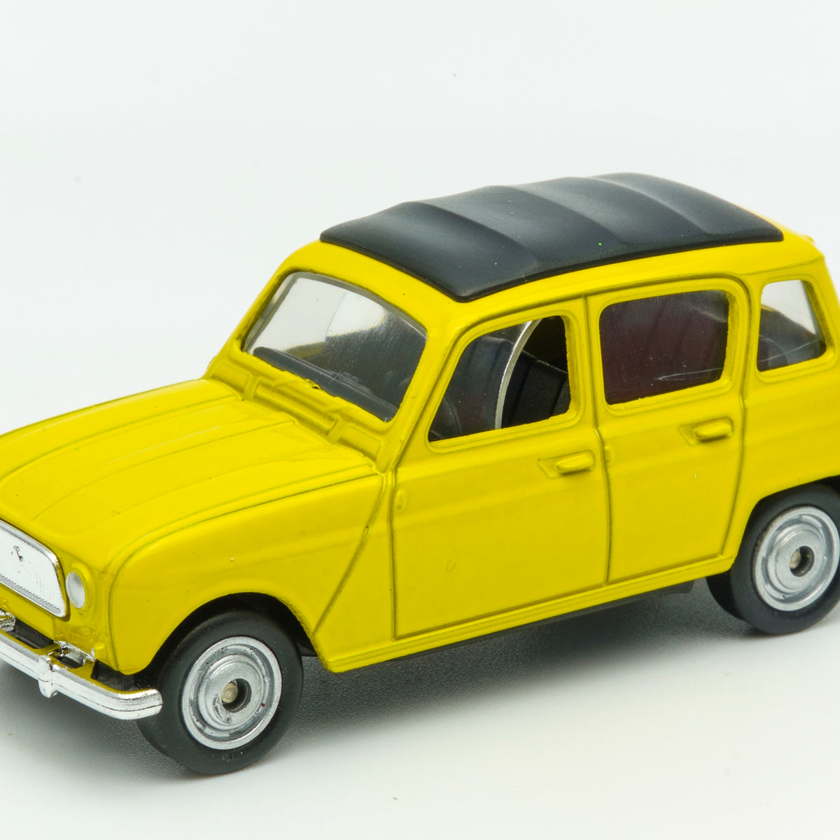 Auto Renault 4 - Welly Escala 1:60