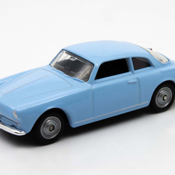 Auto Alfa Romeo Giulietta 1954 - Welly Escala 1:60