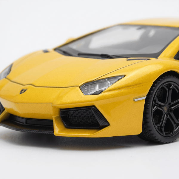 Auto Lamborghini Aventador Coupe - Welly - Toyng Chile