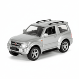 Auto Mitsubishi Montero Escala 1:60 - Welly - Toyng Chile