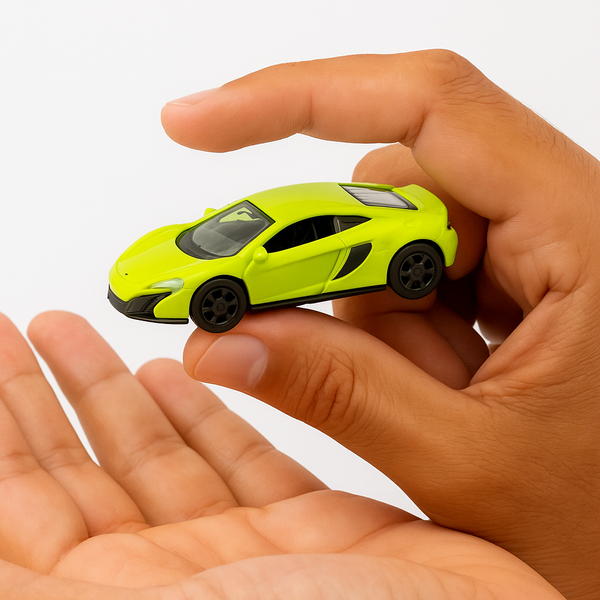 Auto Mclaren 675Lt Coupe - Welly Escala 1:60