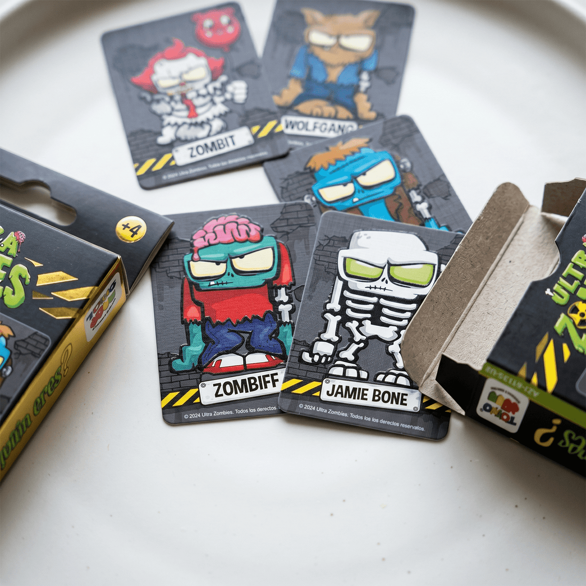 Pack 12 Flash Cards Adivina Quién Eres Ultra Zombies - Toyng Chile