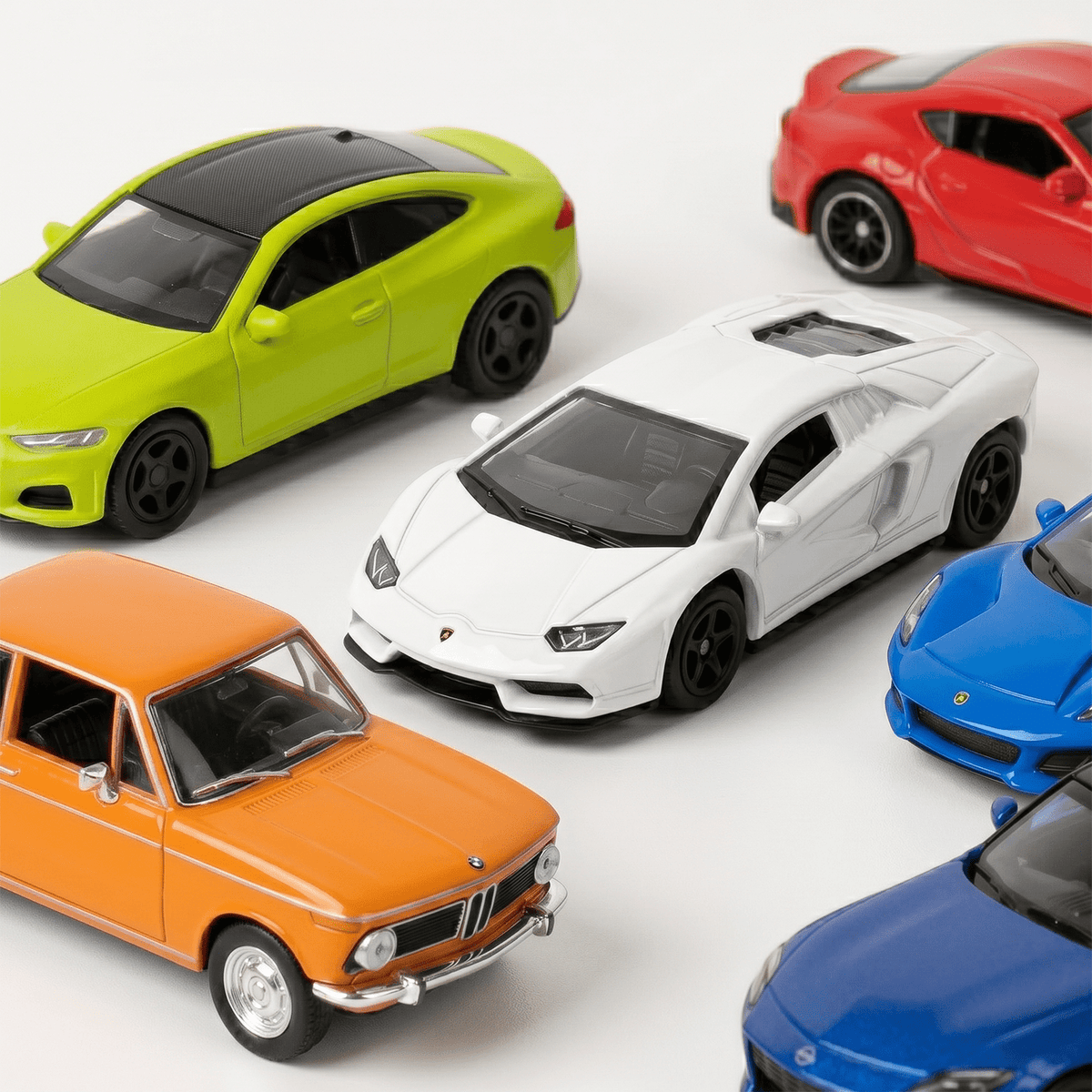 Pack x12 Autos Welly Deportivos Escala 1:60 - Toyng Chile
