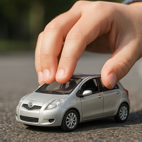 Auto Toyota Yaris S - Welly Escala 1:43
